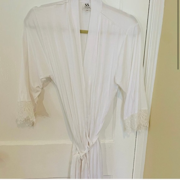 Handmade Bride Getting Ready Jersey & Lace Robe - Picture 2 of 5